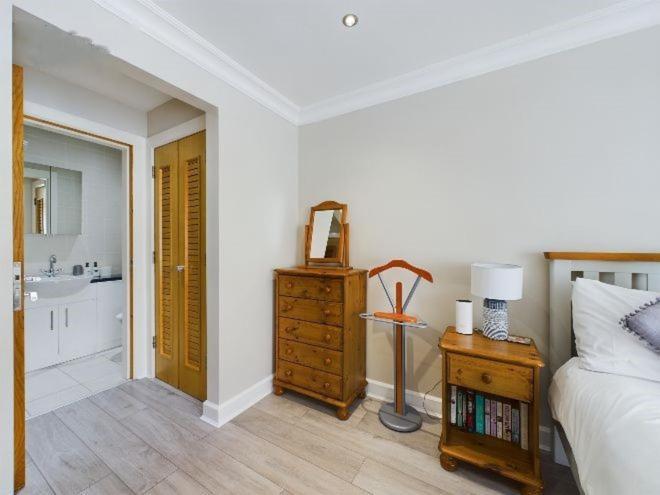 Cosy 3 Bedroom Apartment In Central Portrush With Sea Views Экстерьер фото