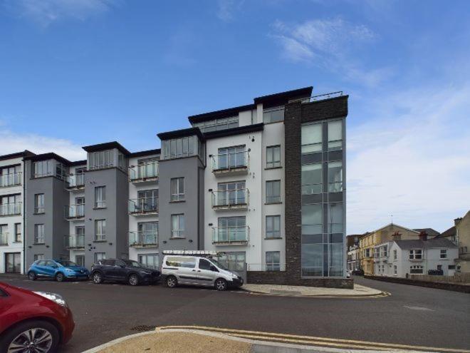 Cosy 3 Bedroom Apartment In Central Portrush With Sea Views Экстерьер фото